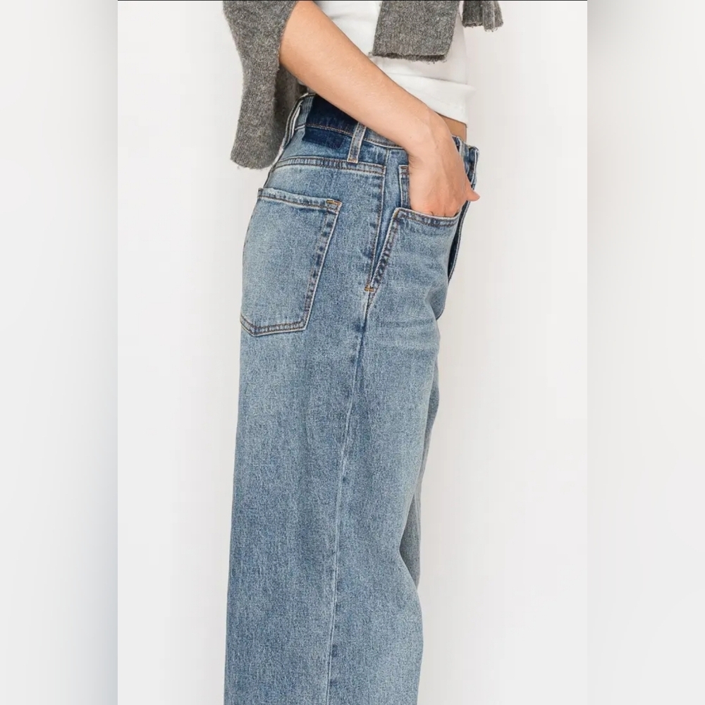High-Rise Wide-Leg Women’s Jeans - Light Blue - Picture 6 of 6